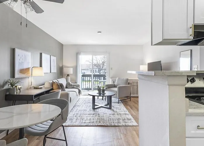 Landing At The Residences At - 1 Bedroom In Downtown * Arlington Heights
