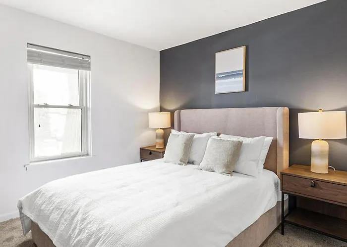 Landing At The Residences At - 1 Bedroom In Downtown * Arlington Heights