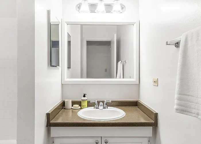Landing At The Residences At - 1 Bedroom In Downtown Arlington Heights