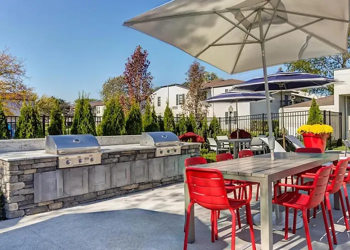 Landing At The Residences At - 1 Bedroom In Downtown Apartment Arlington Heights